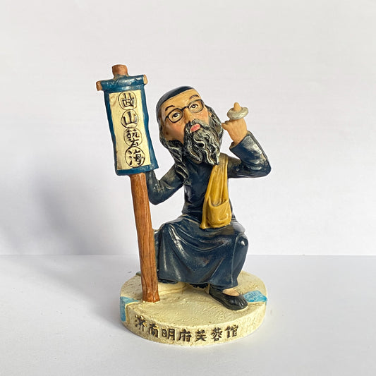Elegant Chinese Resin Decoration – Artistic Home Touch